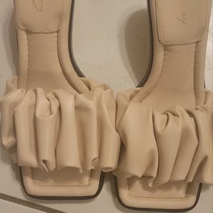 Sam elderman sandals